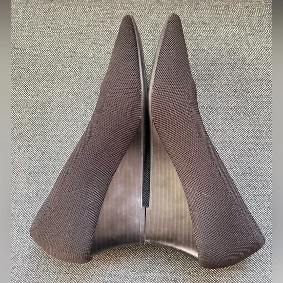 VIVIAIA Deborah Pointed-Toe Stress Free Wedge Heels - Picture 7 of 8